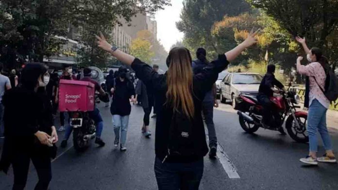 İran'da kadın direnişi