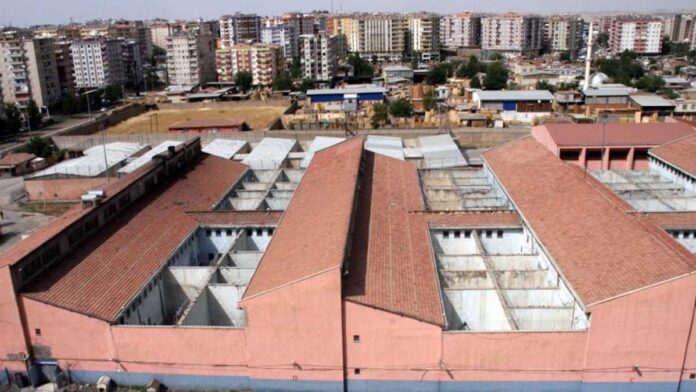 Diyarbakır Cezaevi boşaltıldı