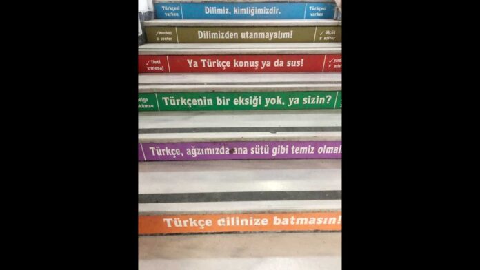Bursa'da bir okulda ırkçı yazılar