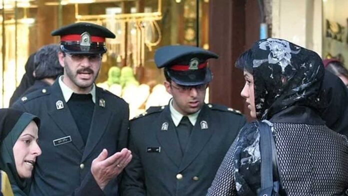 İran 'Ahlak' Polisi