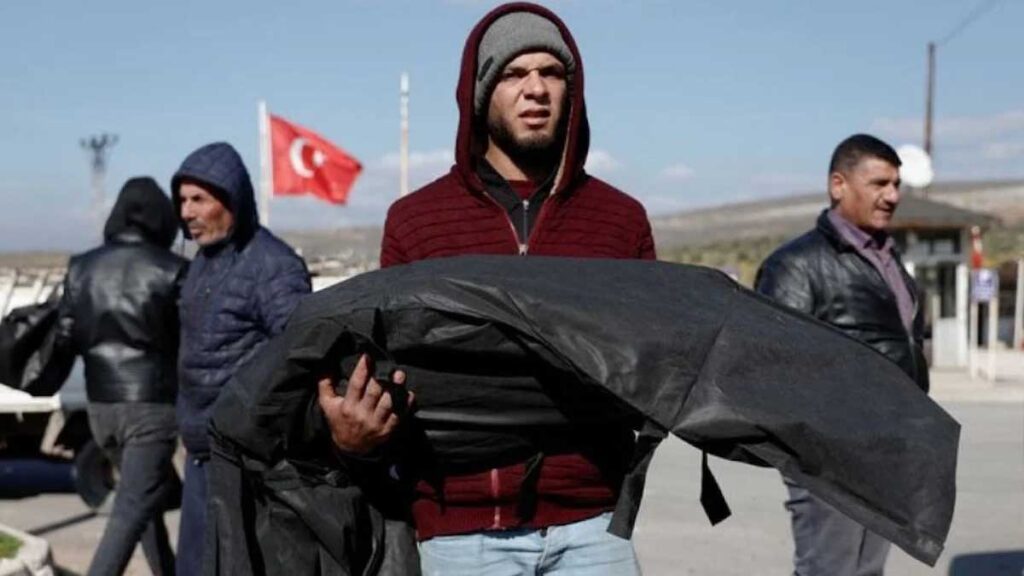 SOHR: Cenazeyên hezar û 702 penaberan ji Tirkiyeyê şandine Sûriyeyê