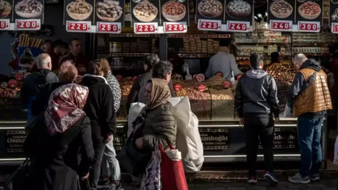 Asgari Ücret Komisyonu Bugün Toplanıyor: Masadaki Rakamlar ve Sendika Talepleri