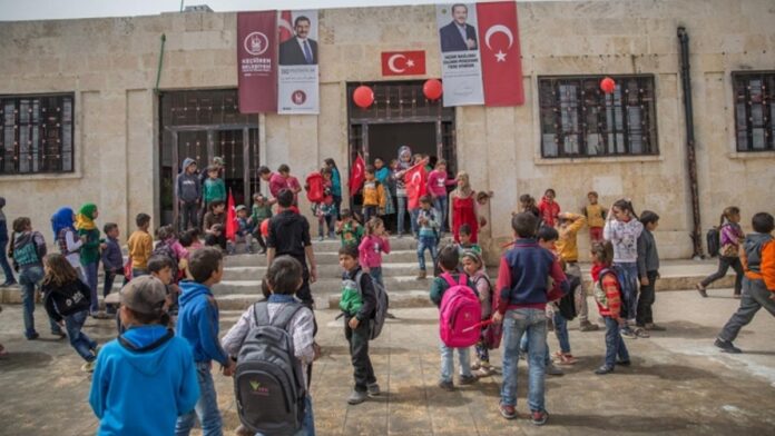 Efrin'de okullarda Kürtçe yasaklandı