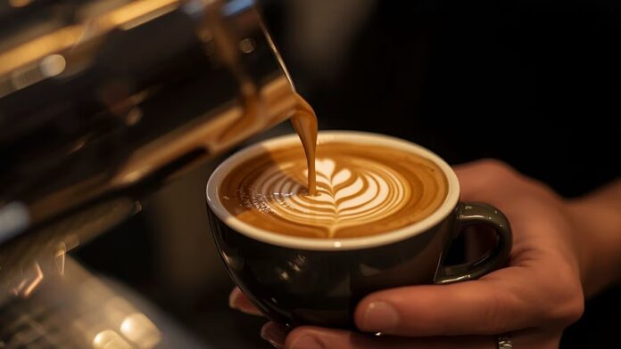 Araştırma: Her gün kahve veya çay demans riskini düşürüyor