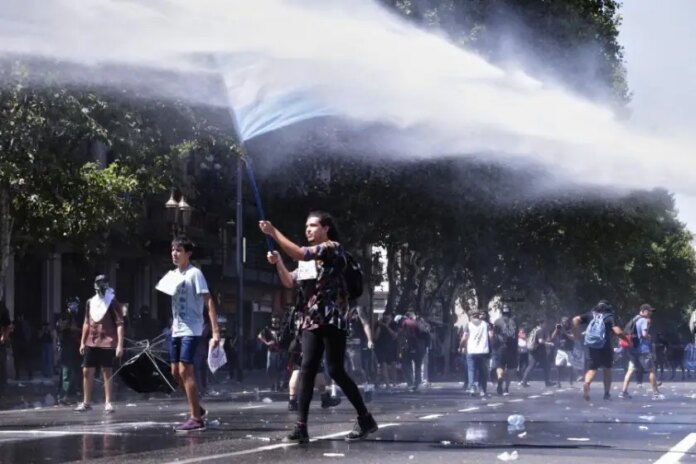 Arjantin'de 24 saatlik genel grev