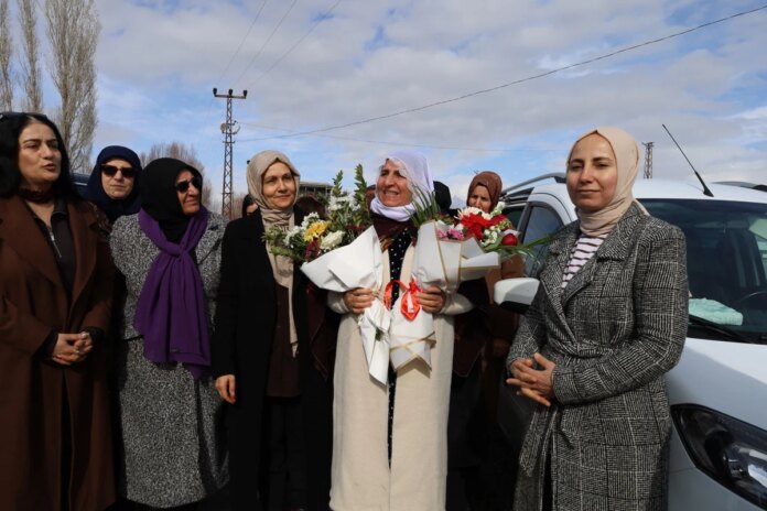 Besra Erol tahliye edildi: Varlığımız pazarlık konusu değil