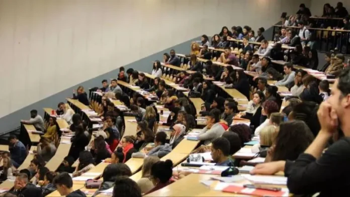 Eğitimde acı tablo: Son 5 yılda 453 bin üniversite öğrencisi kaydını dondurdu