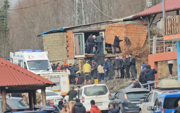 Li Zonguldakê di madenê de hezaz çêbû: Karker asê mane