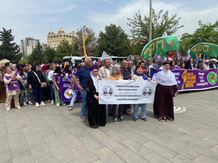 SOZ-DER: Xetereya herî mezin a li ser Kurdî 'xwebişaftin' e