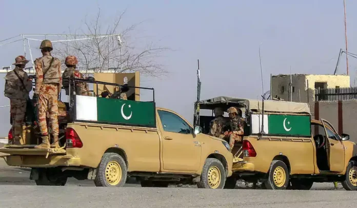 Pakistan, Afganistan’a açık savaş ilan etti: Kabil ve Kandahar bombalandı