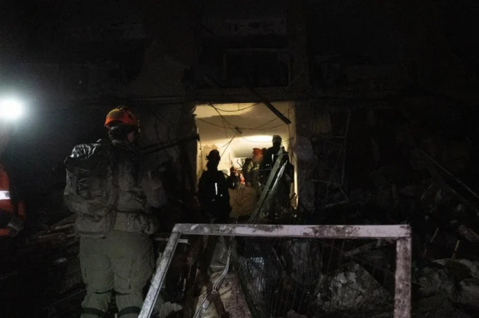 ABD-İsrail Natanz’ı, İran Dimona’yı bombaladı