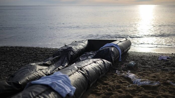 Sahil güvenlik ve göçmen botu çarpıştı: 14 göçmen hayatını kaybetti