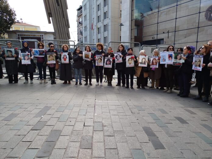 Cumartesi Anneleri gözaltında kaybedilen kadınların akıbetini sordu