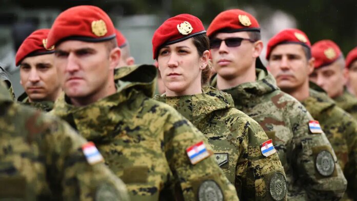 Hırvatistan zorunlu askerliğe döndü: İlk aşamada 800 genç çağrıldı
