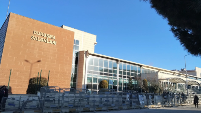 İBB davası: Duruşma salonunda görüntü çekenlere soruşturma başlatıldı