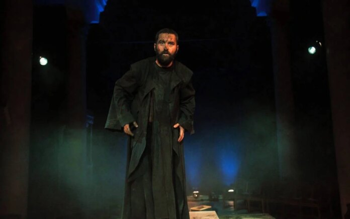 “Karanlık zamanlarda tiyatro hâlâ bir direnç alanı”