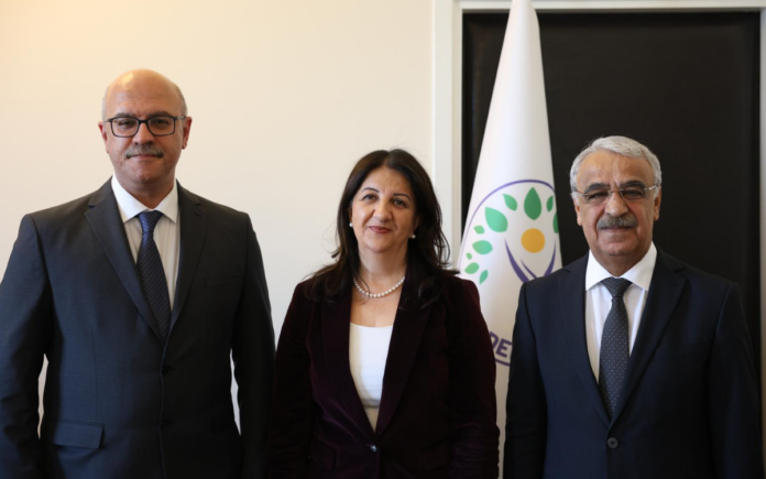 Şandeya Îmraliyê dê sibê bi Ocalan re bicive