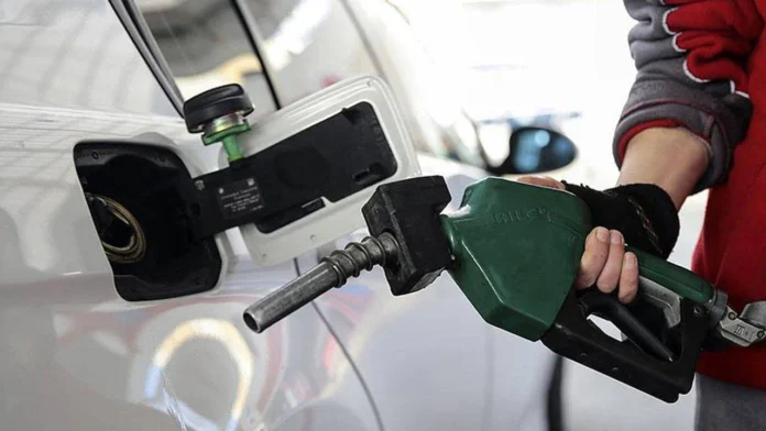 Savaşın ilk sonucu: Akaryakıta tarihi zam kapıda