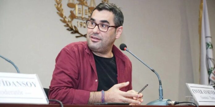 Enver Aysever'e ilk duruşmada 10 ay hapis cezası ve tahliye