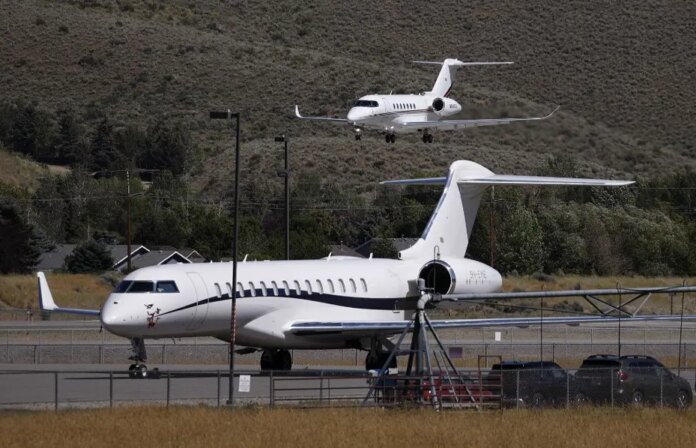 Savaştan servet ödeyerek kaçıyorlar