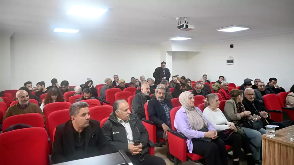 Van’da “Sömürgelerde milliyetçilik ve sosyalizm” panelinde Kürt meselesi ve sınıf tartışıldı