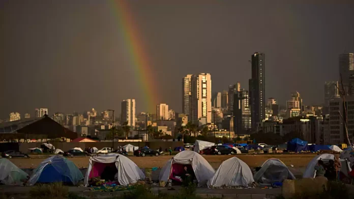 İran savaşı: Trump 'anlaşma yakın' derken, Tahran tehditlerini yineledi