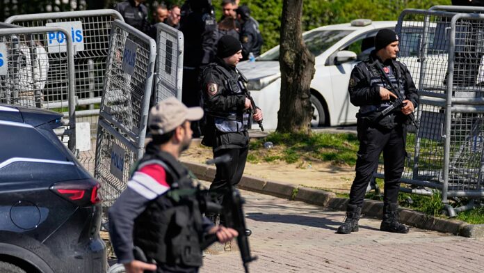 Ataşehir Belediyesi'ne operasyon: Başkan Onursal Adıgüzel gözaltına alındı