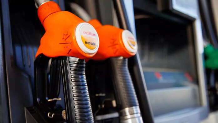 Motorine gece yarısı zam: Fiyatlar 80 TL’yi buldu