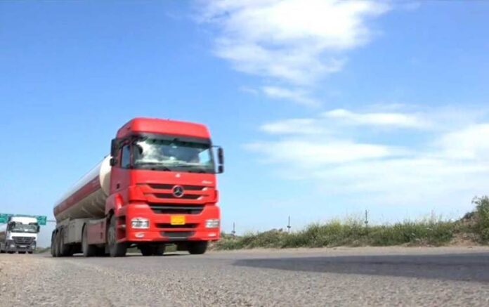 Petrola Besreyê di Kerkûkê re diçe Tirkiyeyê: Rojane 450 tanker tên barkirin