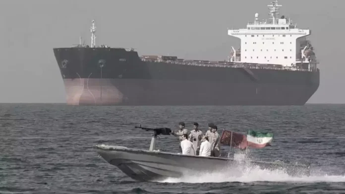 İran Hürmüz’ü yeniden kapattı: Abluka sürüyor