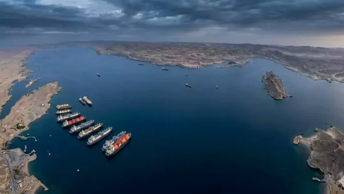 Hürmüz Boğazı açıldı: Hürmüz Boğazı ticari trafiğe açıldı, petrol fiyatları sert düştü