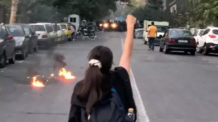 Kriz(ler), Savaş(lar), İsyan ve Kadın(lar)