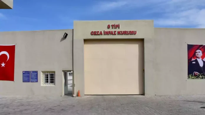 Kuyu tipi cezaevinde açlık grevi: Hüseyin Özen hastaneye kaldırıldı