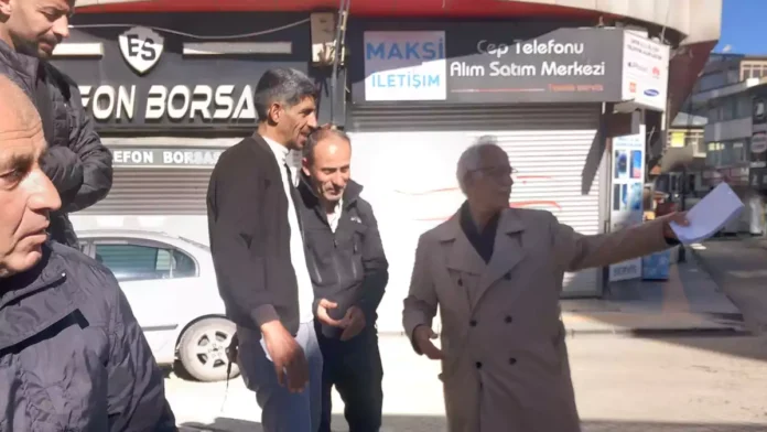 Karkerên meydanê gazinan kirin