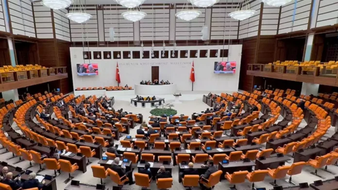 AK Partî: Heta ku PKK çekan daneyne gavên yasayî nayên avêtin