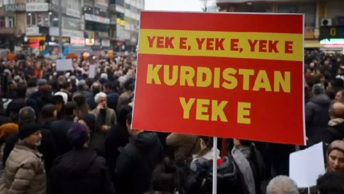 Tirk Dibêjin! “Kûrdûn Akli Sonradan Başîna Gelîr!”